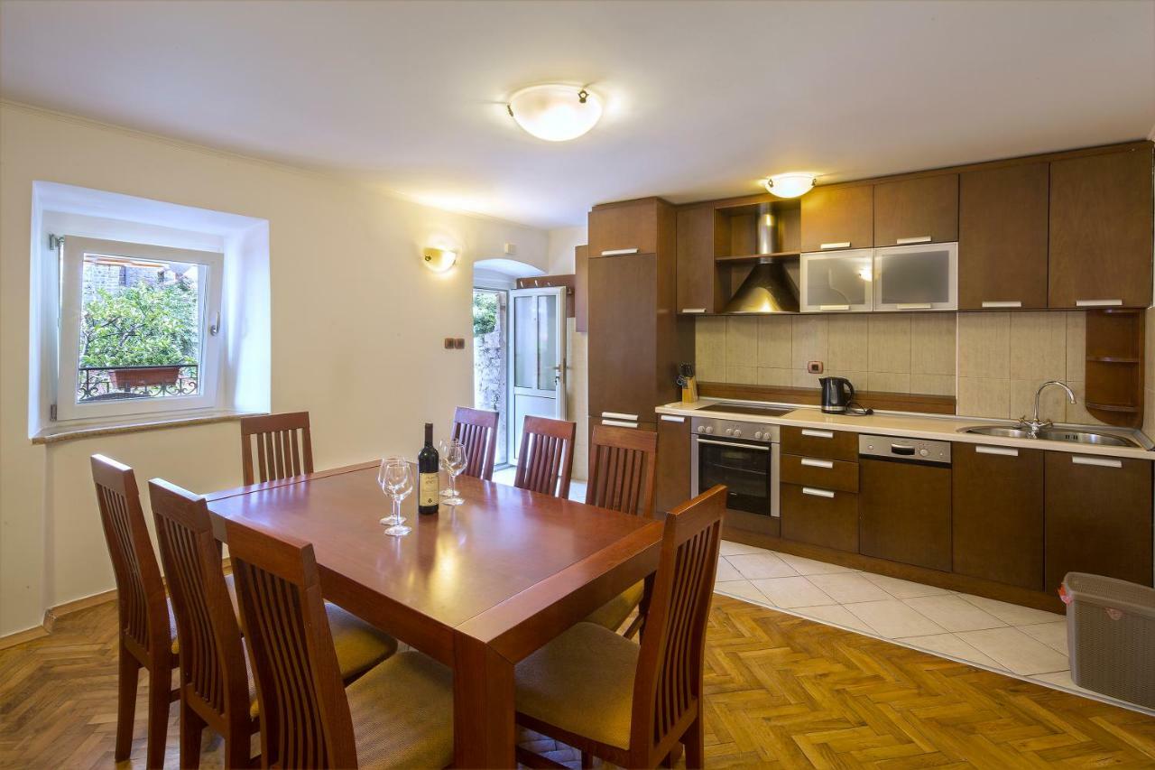 Apartment Kovacevic Old Town Budva Bagian luar foto